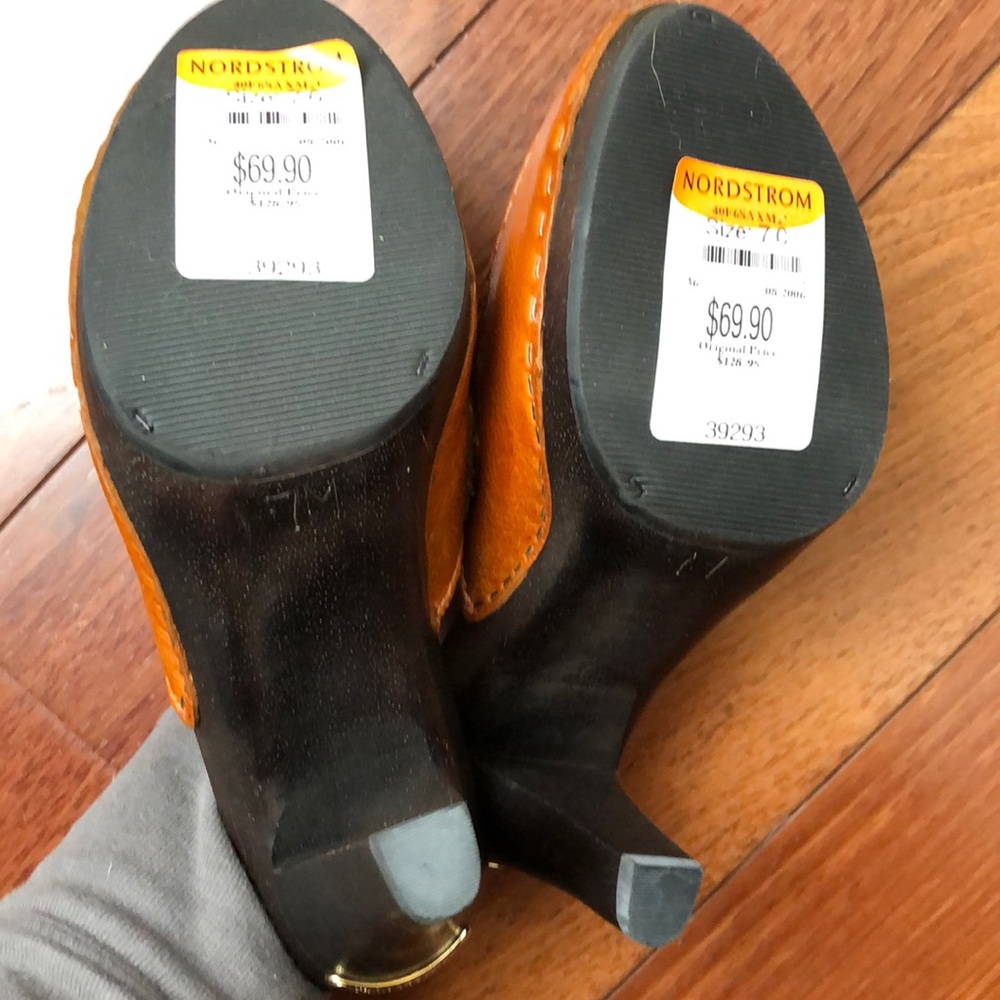 NIB Michael Kors Leather Mules - Picture 3 of 4